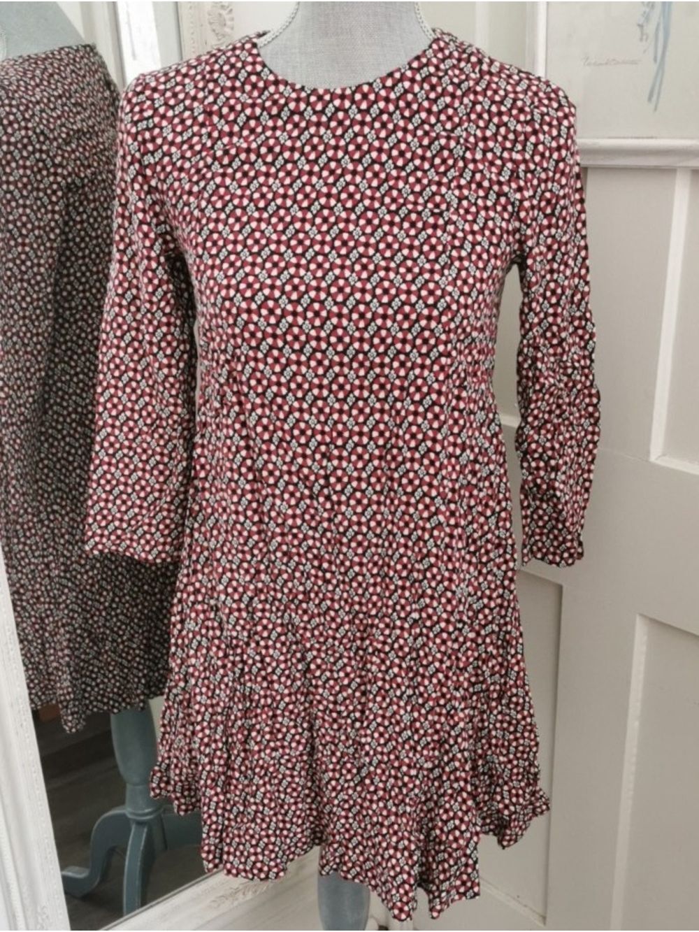 H&M  Boho Ditzy Floral Long Sleeve Swing Dress. Size 6
